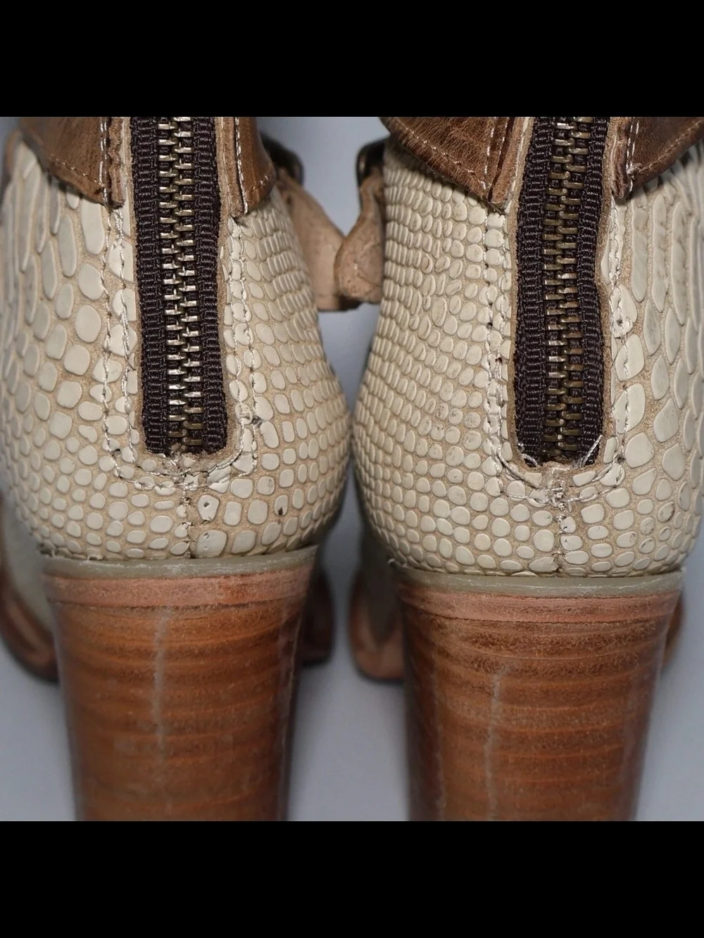 Freebird by Steven Bond Heeled Gladiator Sandals Snake Embossed Leather 7 READ